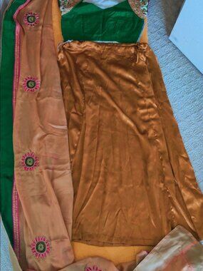 ✨ Gorgeous Parrot Green Lehenga Choli with Long Chunni 💚🌸